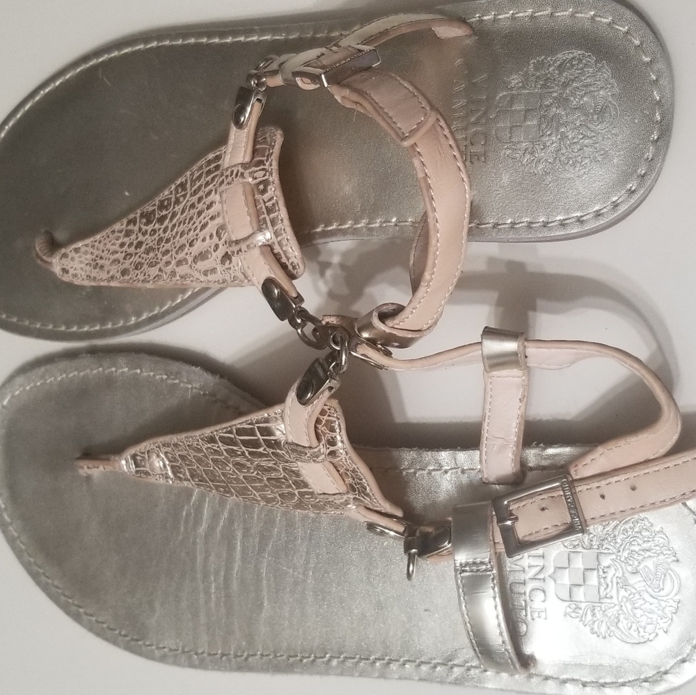 Vince Camuto flat sandals size 8M